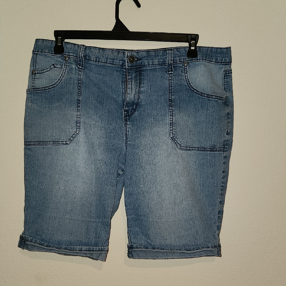 Gloria Vanderbilt Light Blue Denim Shorts